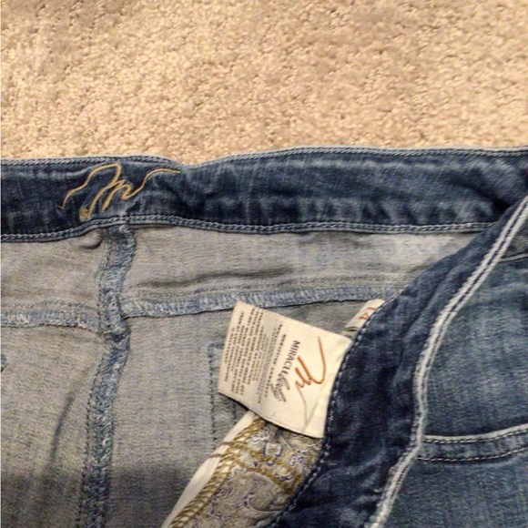 Blue Jeans - Picture 3 of 3